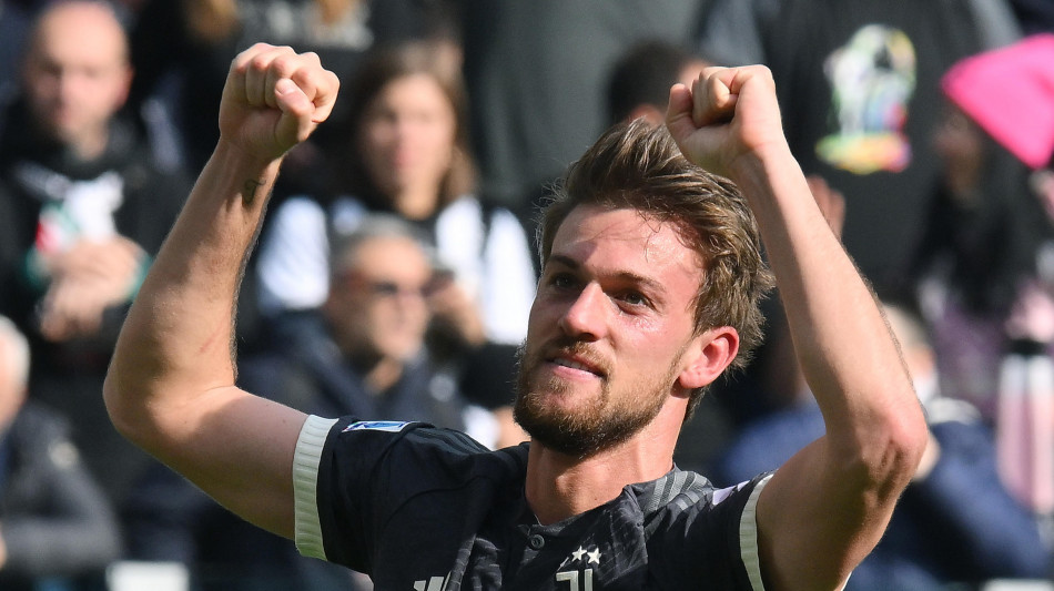 Juve: Rugani ai saluti, &egrave; in partenza per Amsterdam