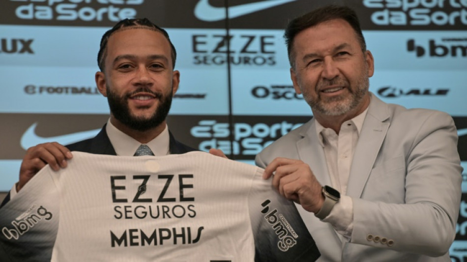 Memphis Depay diz que 'Deus' e suas ra&iacute;zes africanas o levaram ao Corinthians