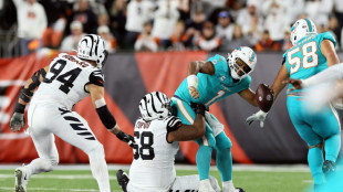 NFL: Questions sur le protocole commotion apr&egrave;s la blessure du quarterback des Dolphins
