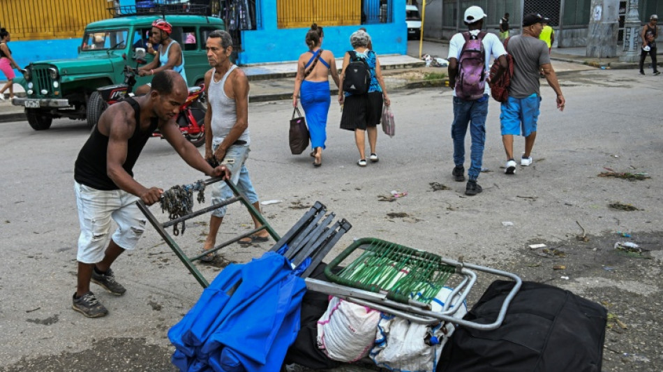  De gasolineras a farmacias: Cuba abre amplios sectores a la inversi&oacute;n privada 