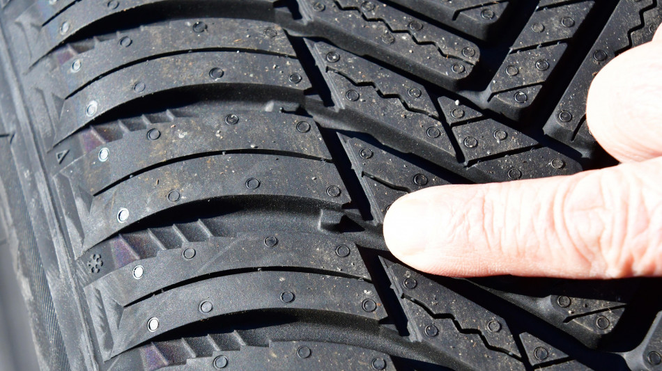  Continental si concentra sui pneumatici, cede Contitech per 4 miliardi 