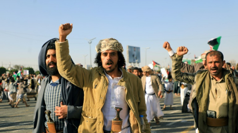 Huthis amea&ccedil;am EUA e Reino Unido por bombardearem o I&ecirc;men