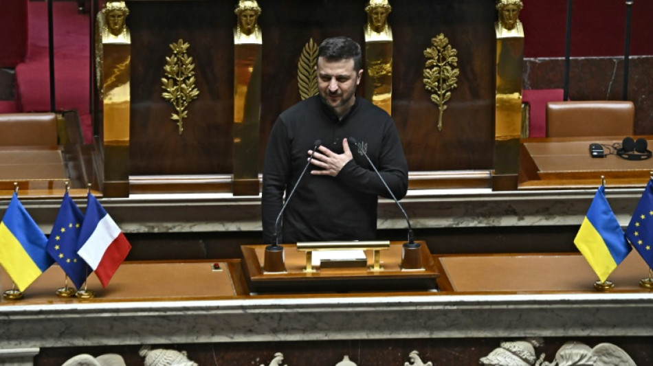 Selenskyj wirbt in Paris f&uuml;r weitere milit&auml;rische Unterst&uuml;tzung seines Landes 