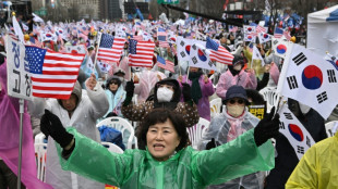 Hunderttausende bei Demos f&uuml;r und gegen S&uuml;dkoreas abgesetzten Staatschef Yoon