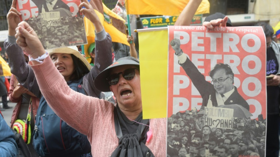 Apoiadores de Petro exigem mudan&ccedil;a no Minist&eacute;rio P&uacute;blico colombiano