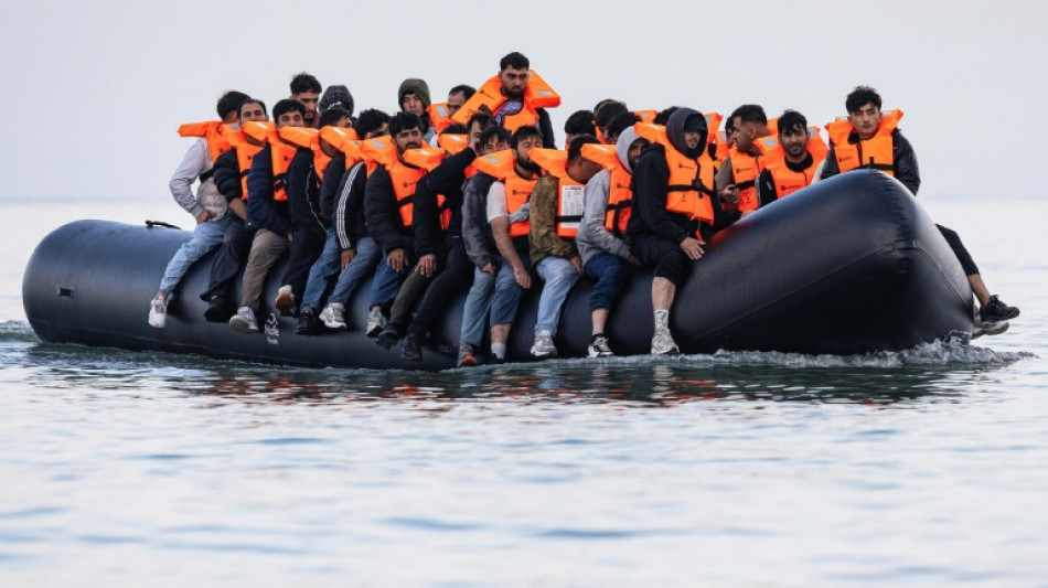 Reino Unido creará cédula de identidad digital para combatir inmigración ilegal