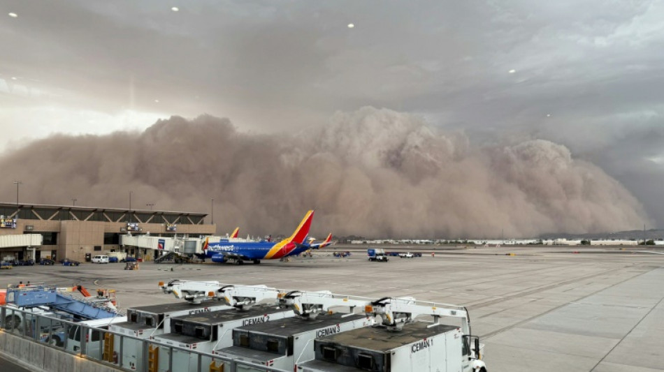 Cielo de ciencia ficción: "Haboob" sumerge a Phoenix en la oscuridad