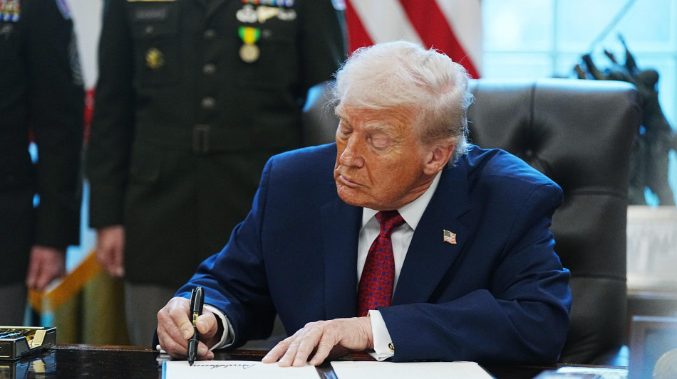  Trump fa causa alla Bbc, chiede 5 miliardi 