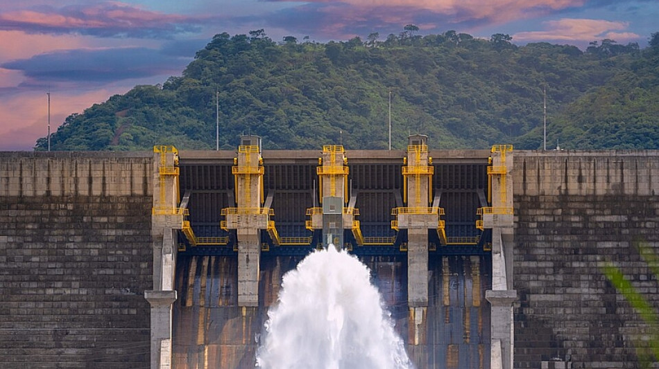  El Salvador, El Ni&ntilde;o frena l'idroelettrico e spinge le termiche 