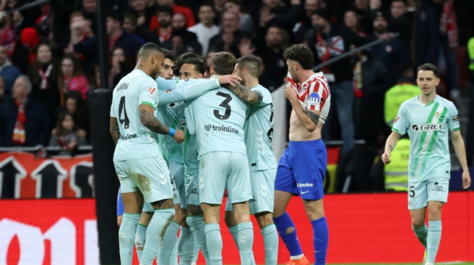  Betis vence na visita ao Atl&eacute;tico de Madrid (1-0) com gola&ccedil;o de Antony 