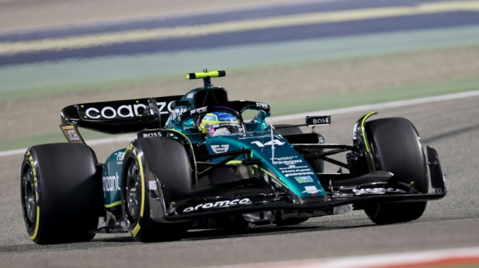 GP de Bahre&iuml;n: Alonso m&egrave;ne la danse en essais devant les Red Bull