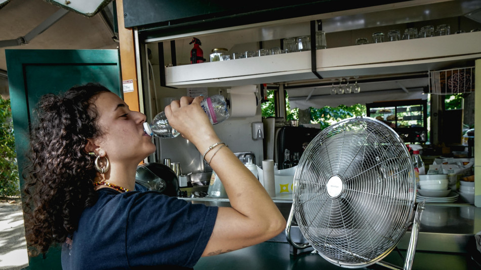  Sopra i 40 gradi il corpo pu&ograve; non riuscire a disperdere calore 