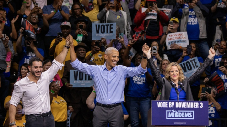 Obama critica 'caos e crueldade' de Trump durante campanha por candidatos democratas 