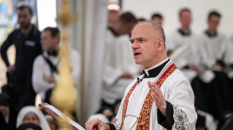  La Fraternidad San P&iacute;o X consagra a cuatro obispos por su cuenta, pese a la oposici&oacute;n del Vaticano 