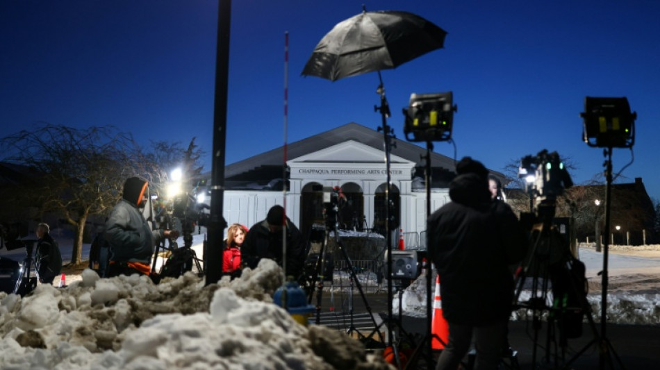  Avant Bill Clinton, Hillary devant une commission parlementaire pour s'expliquer sur leurs liens avec Epstein 