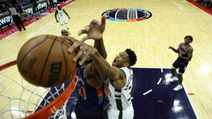 tNBA: les Bucks font tomber les Sixers, les Lakers poursuivent leur d&eacute;gringolade