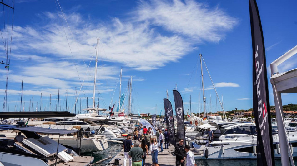 Assoutenti, vacanze sempre pi&ugrave; care, tariffe traghetti a +9,7%