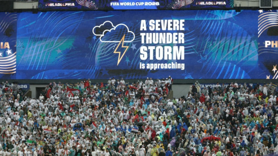  Lightning, downpour, a two-hour delay: bad weather hits the World Cup 