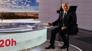 A quatre jours de sa chute attendue, Bayrou d&eacute;fend un gouvernement qui ne se "d&eacute;file" pas