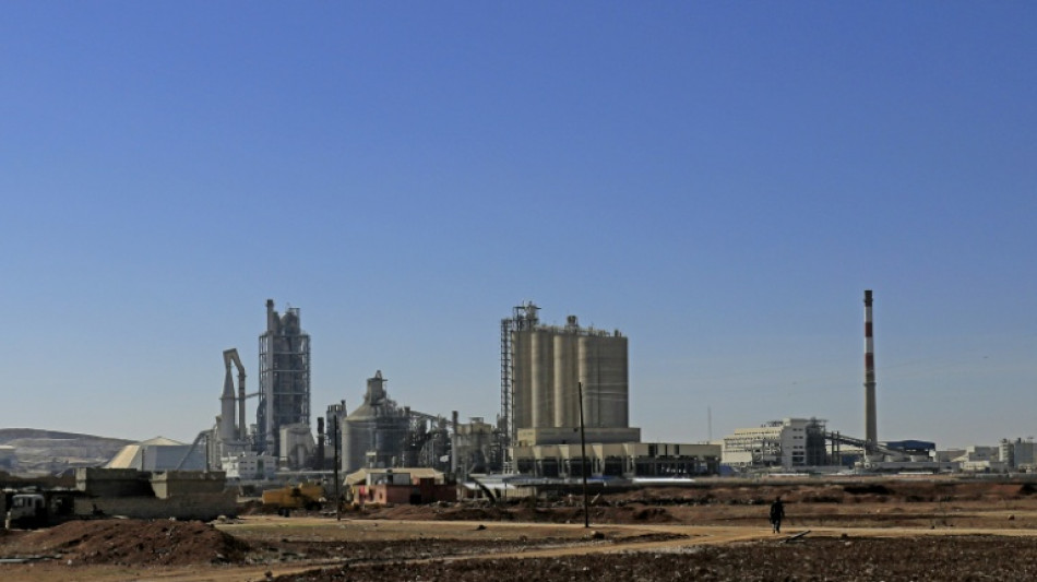  Jugement pour Lafarge, accus&eacute; de financement du terrorisme en Syrie 