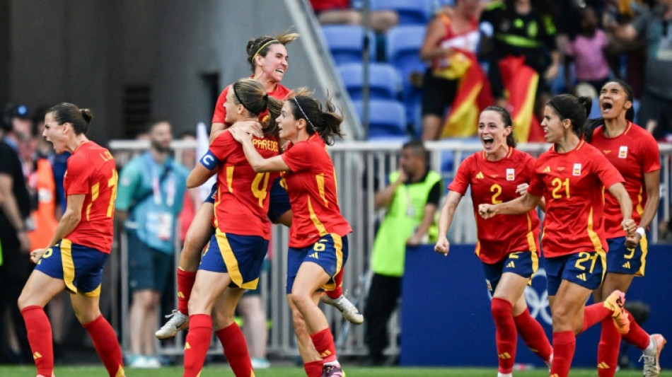 Espanha bate Col&ocirc;mbia nos p&ecirc;naltis e vai &agrave; semifinal no futebol feminino dos Jogos