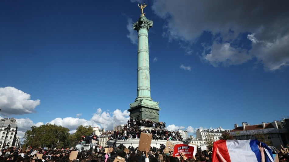  High school students turn out for new protests across France 