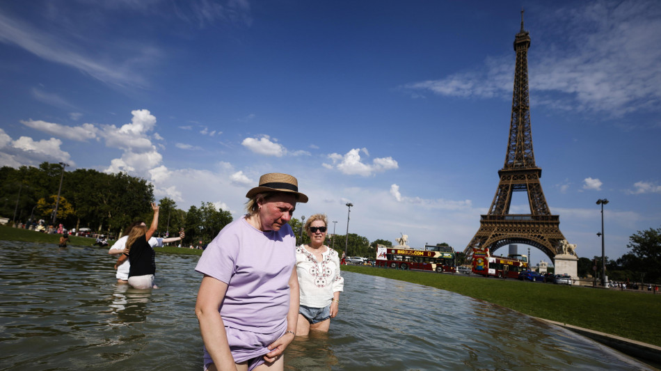  Ondata di caldo in Francia, vietato il consumo di alcol nelle zone in allerta rossa 