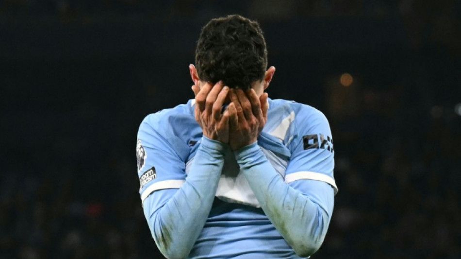 Man City's Foden to play through pain of broken hand