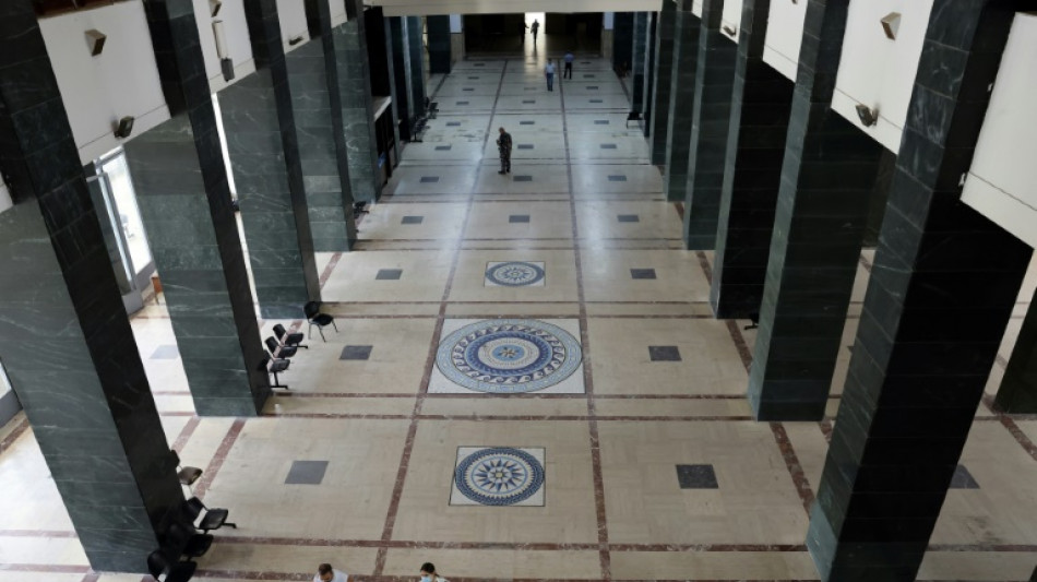 "Ni papier, ni encre": au Liban, le service public en d&eacute;liquescence