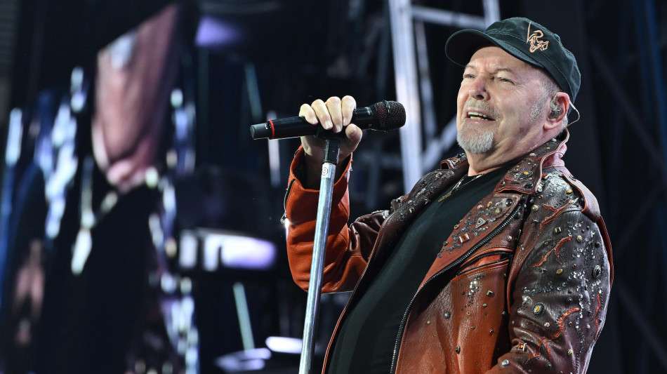  Vasco Rossi a Rimini alla vigilia del tour 2026, 'non vedo l'ora che cominci tutto' 