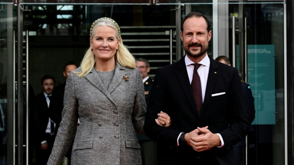  La princesa heredera noruega Mette-Marit "lamenta profundamente" su amistad con Epstein 