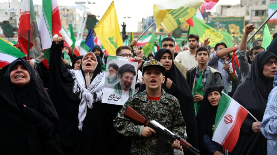  Apr&egrave;s la guerre, la R&eacute;publique islamique d'Iran toujours debout et une opposition hors jeu 