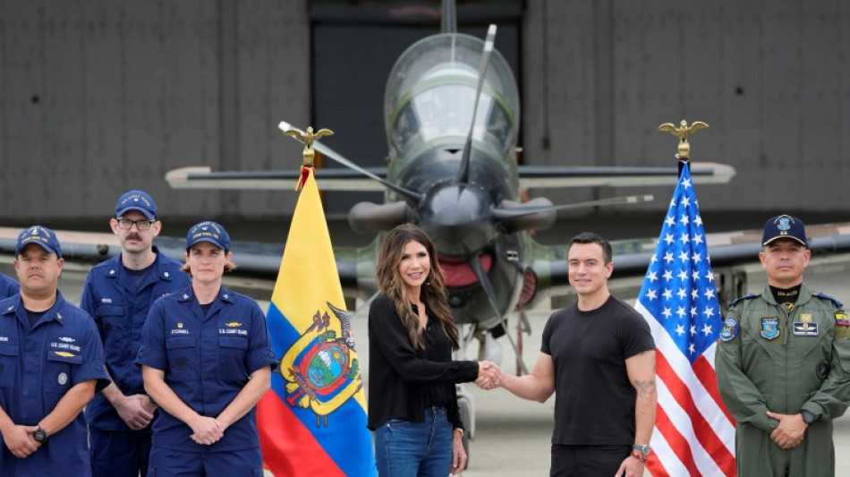 Equateur : une ministre américaine visite des installations pouvant servir de base militaires