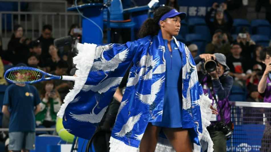  Osaka unveils crane outfit in Tokyo before win over Paolini 
