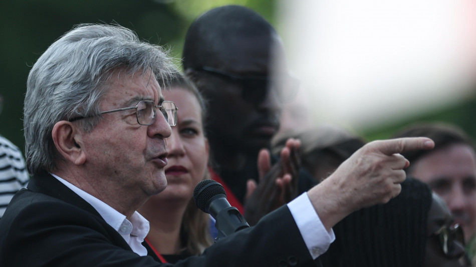  Melenchon si candida alle presidenziali francesi, &egrave; ufficiale 