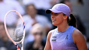 Swiatek atropela Raducanu e vai &agrave; 3&ordf; rodada de Roland Garros