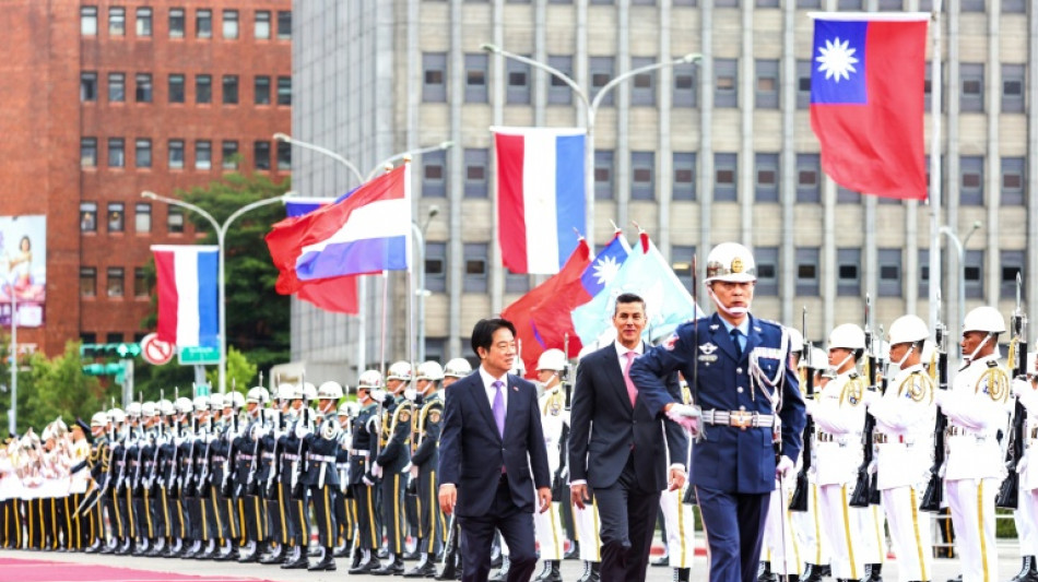  Ta&iuml;wan accueille le pr&eacute;sident paraguayen malgr&eacute; la pression de P&eacute;kin 