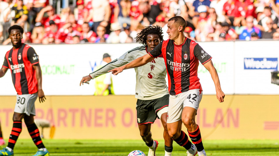  Calcio: prima vittoria estiva del Milan, battuto United 4-2 con Ramos e Chukwueze 