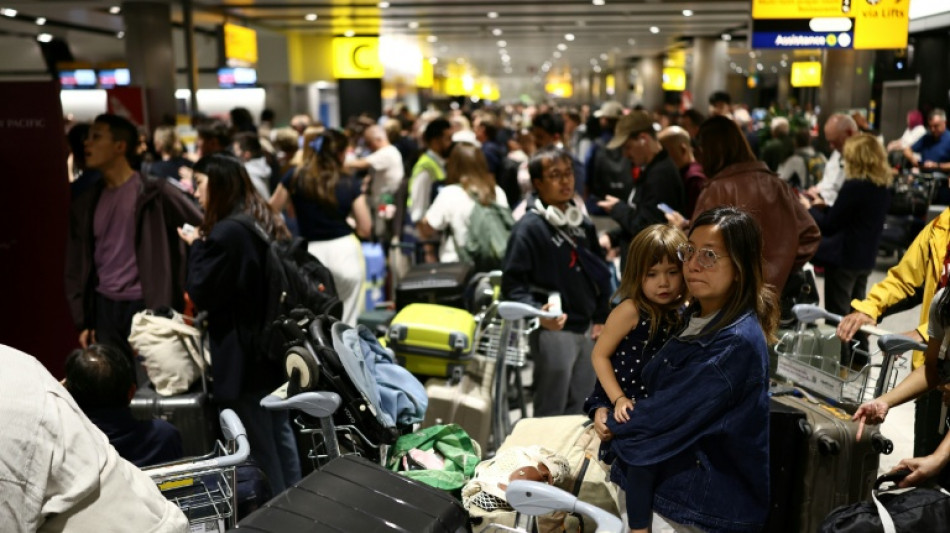 Nearly 1,100 flights cancelled after UK air traffic control glitch