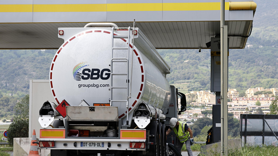  Il petrolio guadagna oltre il 3% in Asia con il mancato accordo Usa-Iran 