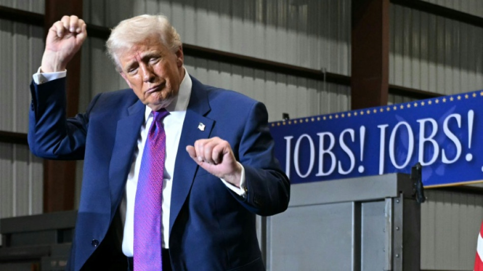  Trump au Capitole pour vendre un "&acirc;ge d'or" que les Am&eacute;ricains peinent &agrave; voir 