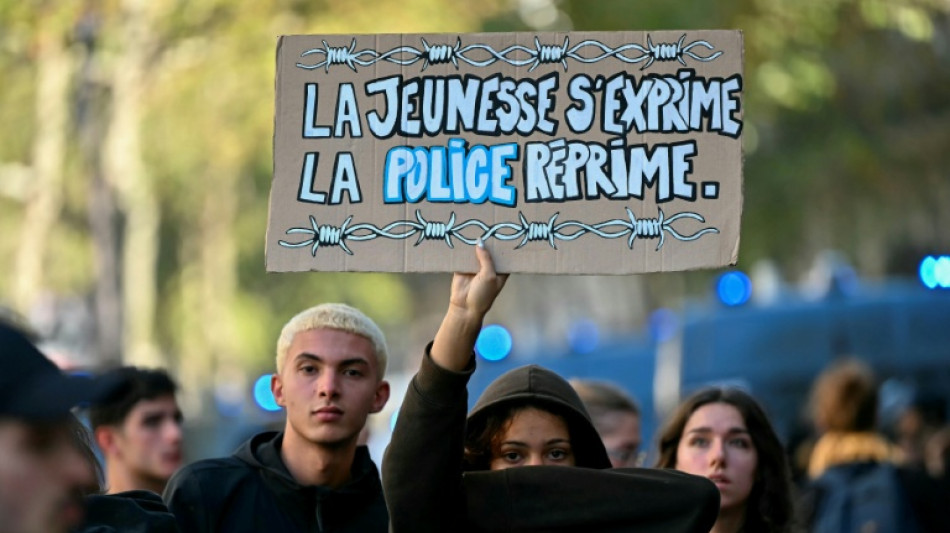  Un lyc&eacute;en gravement bless&eacute; &agrave; la veille d'un "acte III" mardi 