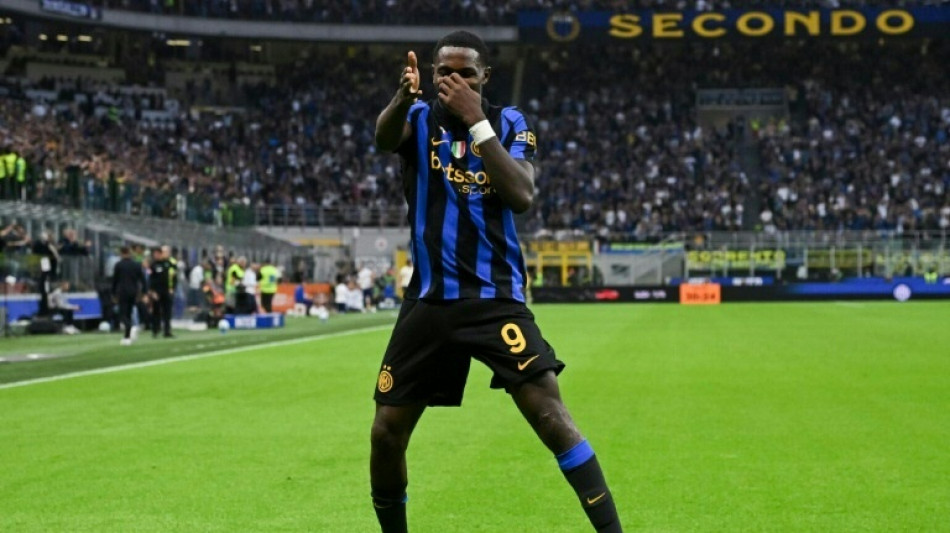  Inter Milan dominate Parma to go top of Serie A 