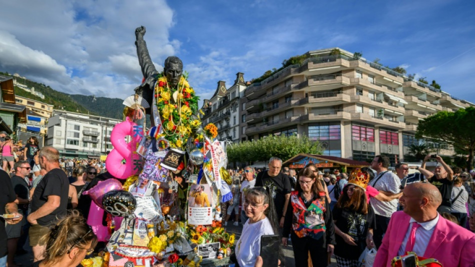  Des milliers de fans de Freddie Mercury en f&ecirc;te &agrave; Montreux 