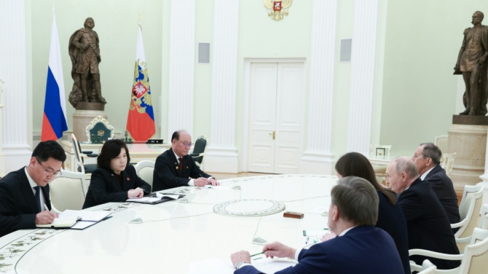 Putin se re&uacute;ne com ministra das Rela&ccedil;&otilde;es Exteriores da Coreia do Norte 