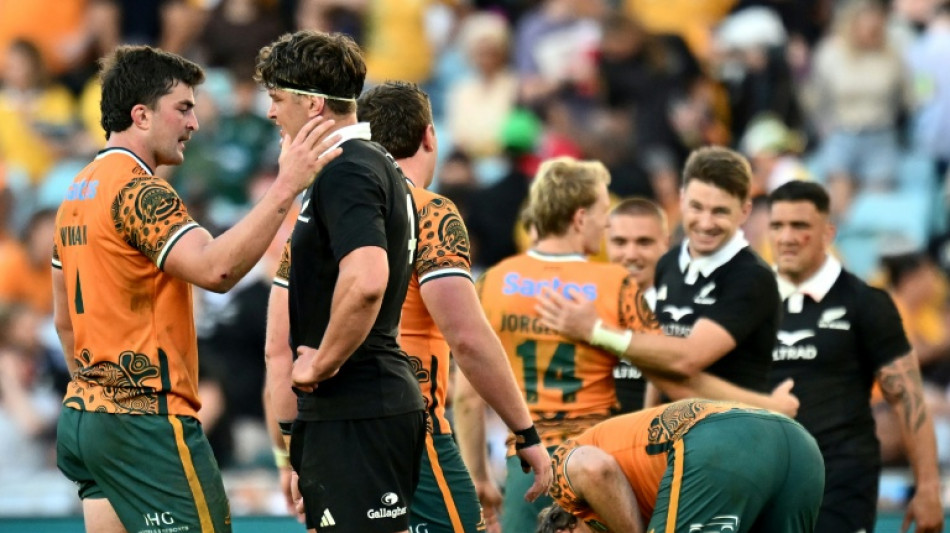  Wallabies coach Kiss calls latest All Blacks humbling 'unacceptable' 
