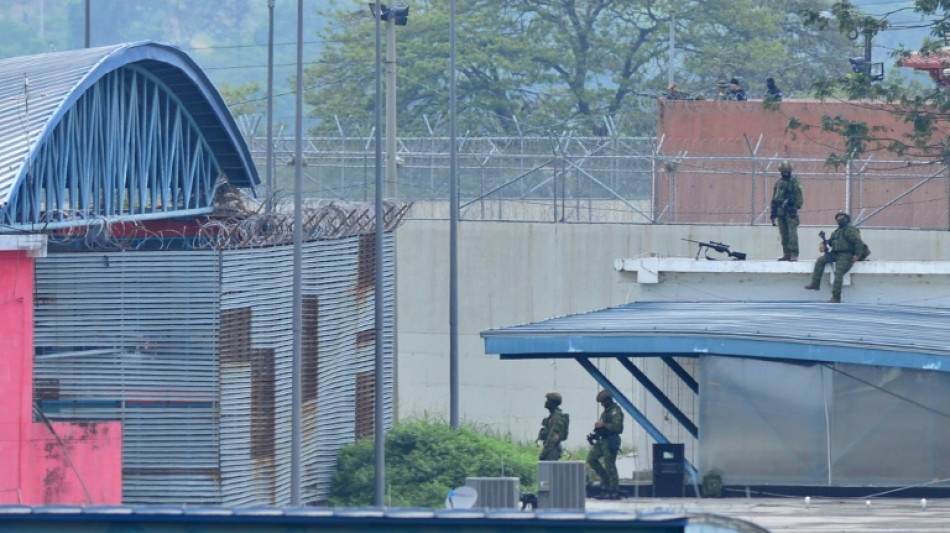 Soldiers enter Ecuador jail in search for gang leader