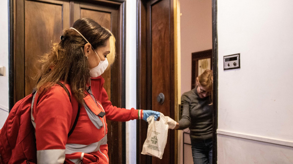  Con progetto 'Sorrisi' Croce Rossa Italiana sostiene anziani soli e caregiver 