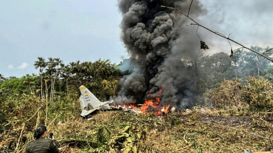  Acidente com avi&atilde;o militar deixa mais de 30 mortos na Col&ocirc;mbia 