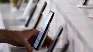 Pi&ugrave; telefoni, meno cibo, cambiati i consumi delle famiglie